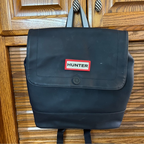 Hunter for Target Navy Blue Neoprene Waterproof Backpack with Yellow Lining - Picture 2 of 11